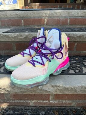 Nike men’s labron 19 sneakers Valentine’s Day